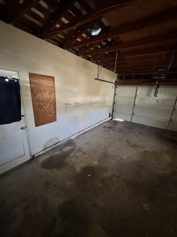Image 30 of property listing at 107 W Richert Avenue, Clovis, CA 93612