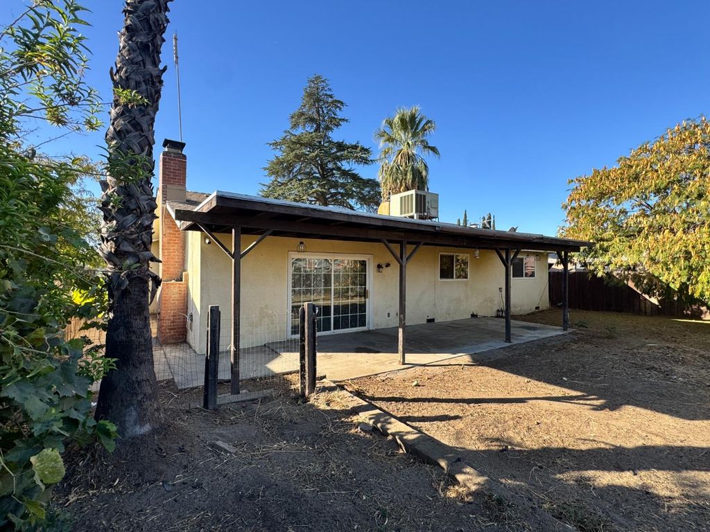 Image 31 of property listing at 107 W Richert Avenue, Clovis, CA 93612