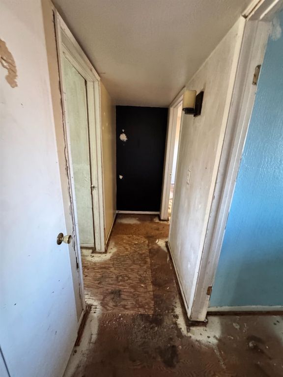 Image 8 of property listing at 107 W Richert Avenue, Clovis, CA 93612