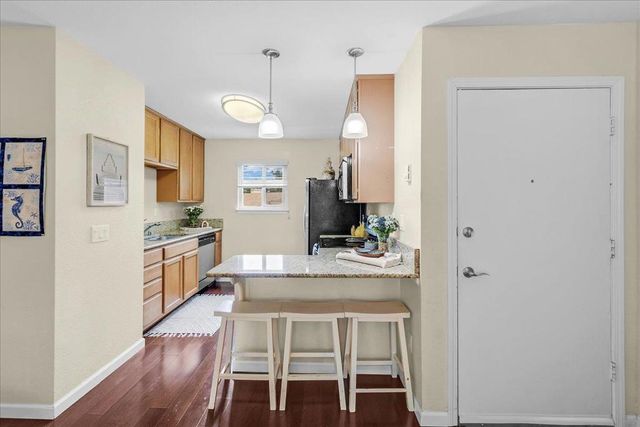 300 Glenwood Circle 291, Monterey, CA 93940