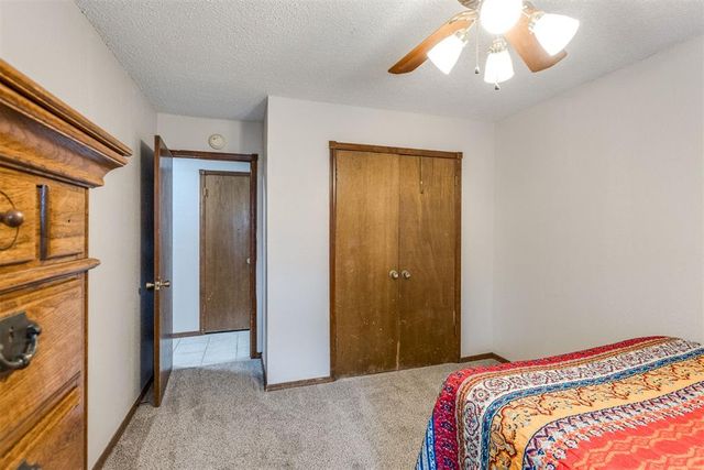 1011 Royal Lane, Yukon, OK 73099