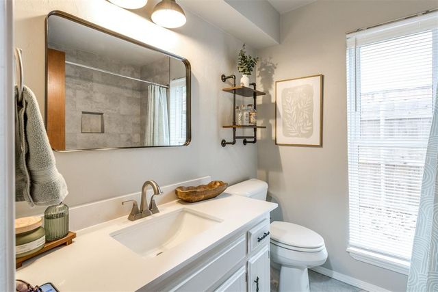 1011 Royal Lane, Yukon, OK 73099