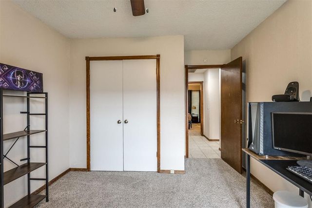 1011 Royal Lane, Yukon, OK 73099