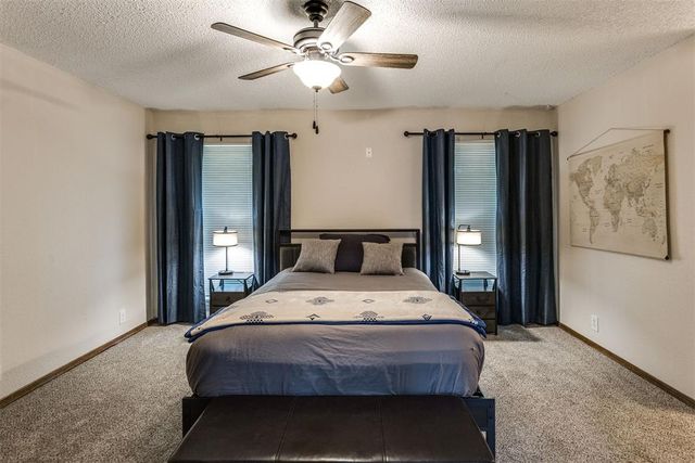 1011 Royal Lane, Yukon, OK 73099
