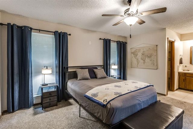 1011 Royal Lane, Yukon, OK 73099