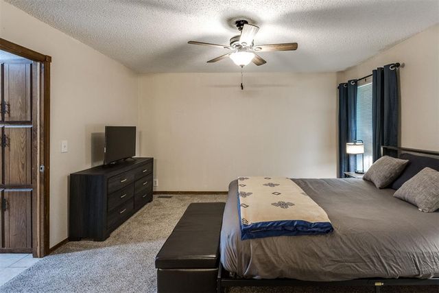 1011 Royal Lane, Yukon, OK 73099