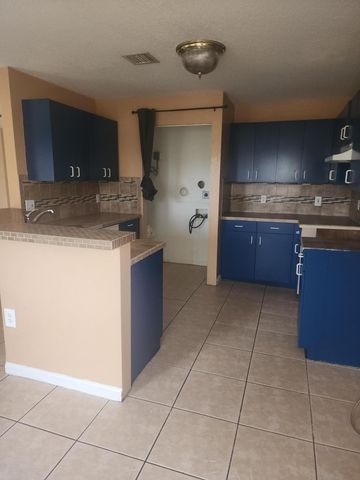 8804 NW 38th Drive 3, Coral Springs, FL 33065