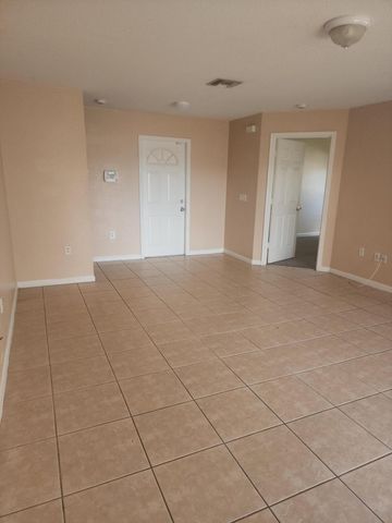 8804 NW 38th Drive 3, Coral Springs, FL 33065