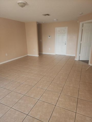 8804 NW 38th Drive 3, Coral Springs, FL 33065