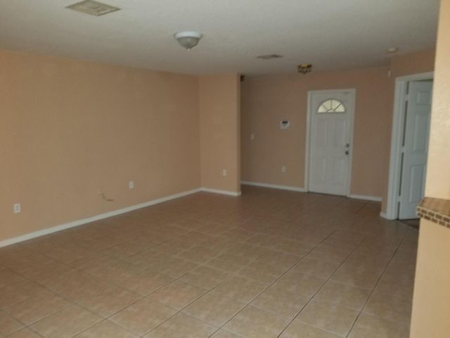 8804 NW 38th Drive 3, Coral Springs, FL 33065