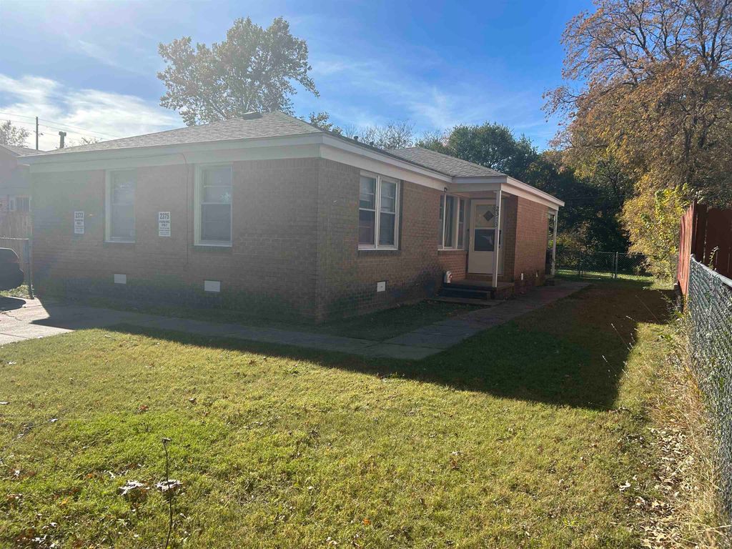2373-2375 S Erie St, Wichita, KS 67211