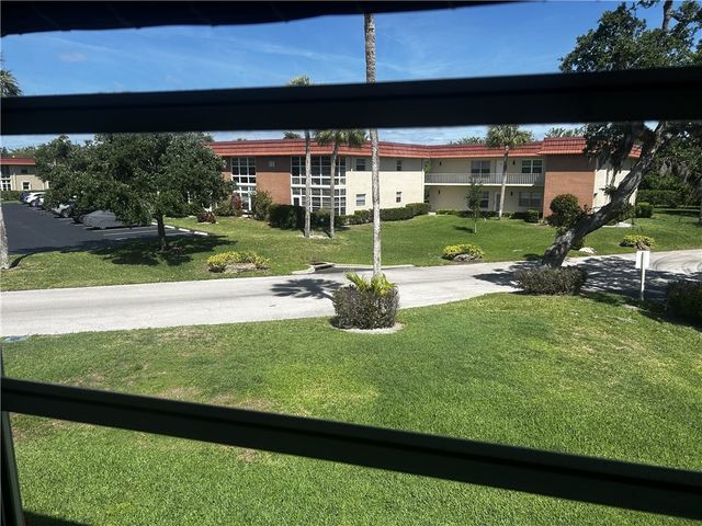 101 Spring Lake Drive 204, Vero Beach, FL 32962