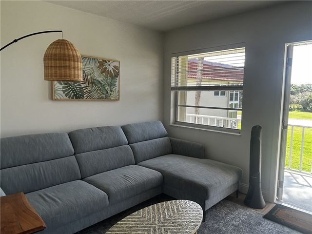 101 Spring Lake Drive 204, Vero Beach, FL 32962