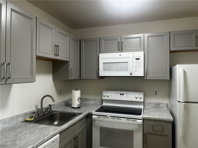 101 Spring Lake Drive 204, Vero Beach, FL 32962