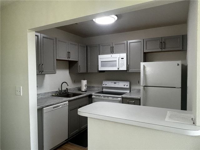 101 Spring Lake Drive 204, Vero Beach, FL 32962