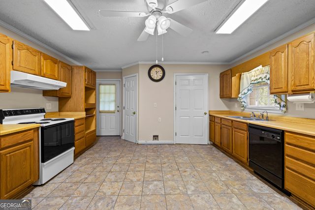 119 Hickory Avenue, Fayetteville, GA 30215