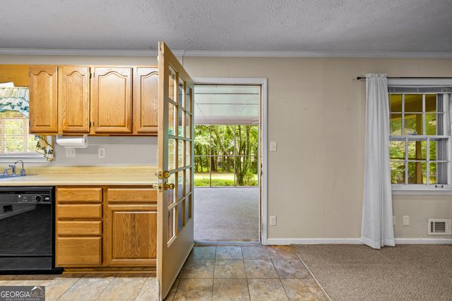 119 Hickory Avenue, Fayetteville, GA 30215