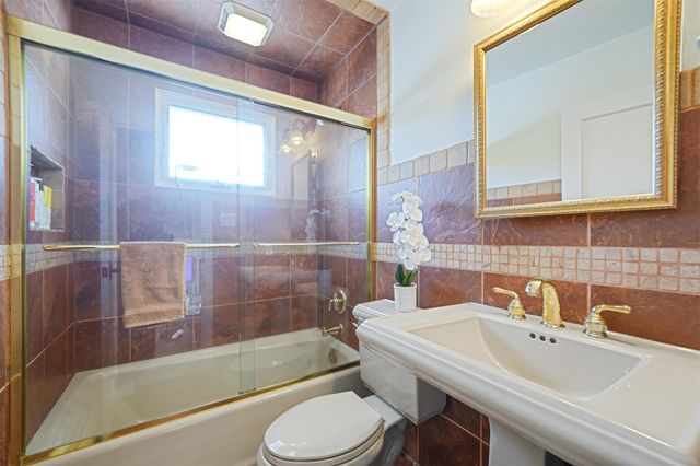 1721 James Street, Merrick, NY 11566