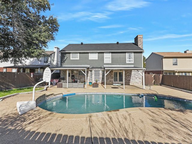 2322 Snowdon Drive, Arlington, TX 76018