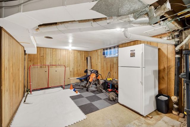 228 Hillside Avenue, West Des Moines, IA 50265
