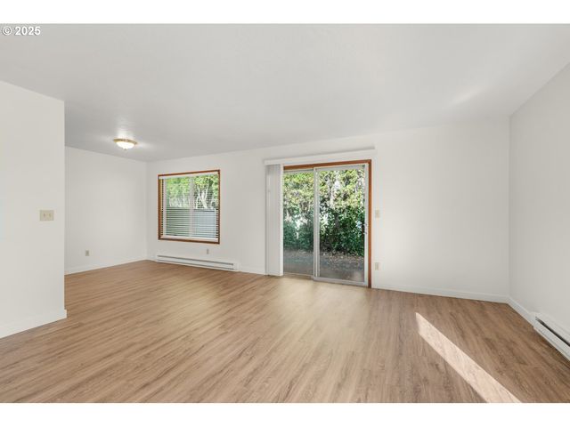 16125 Se LINCOLN St, Portland, OR 97233