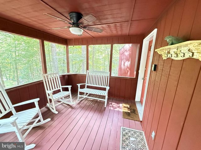 6414 DECKER, Bushkill, PA 18324
