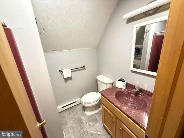 6414 DECKER, Bushkill, PA 18324