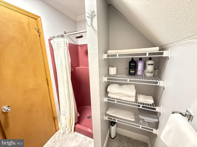 6414 DECKER, Bushkill, PA 18324