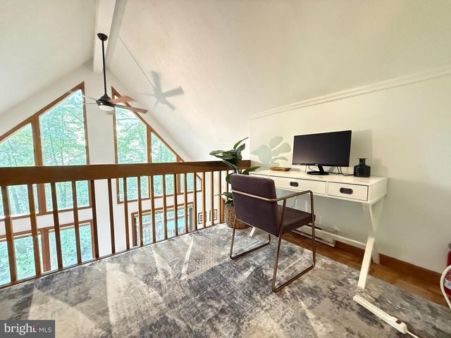 6414 DECKER, Bushkill, PA 18324