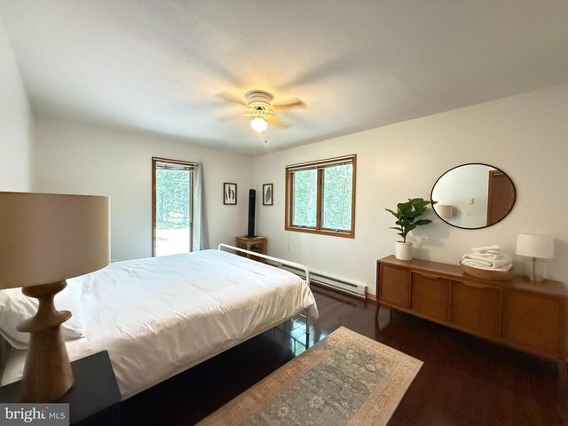 6414 DECKER, Bushkill, PA 18324