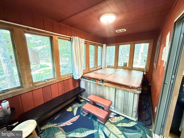 6414 DECKER, Bushkill, PA 18324
