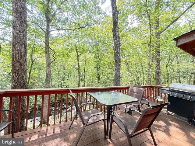 6414 DECKER, Bushkill, PA 18324