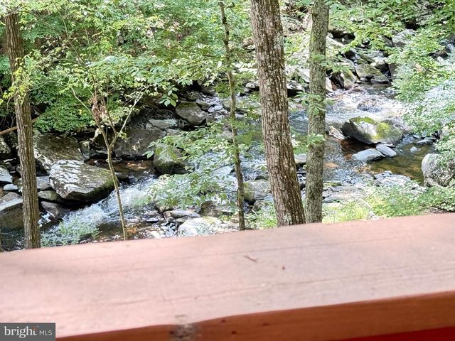 6414 DECKER, Bushkill, PA 18324