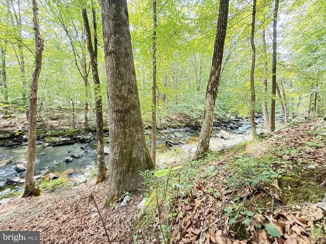 6414 DECKER, Bushkill, PA 18324