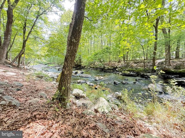 6414 DECKER, Bushkill, PA 18324