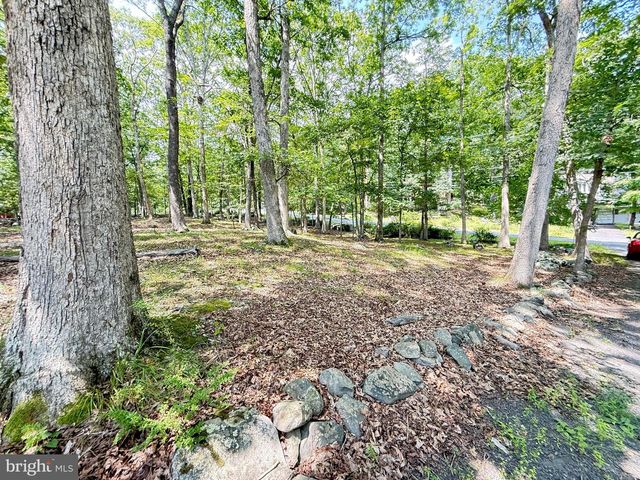 6414 DECKER, Bushkill, PA 18324