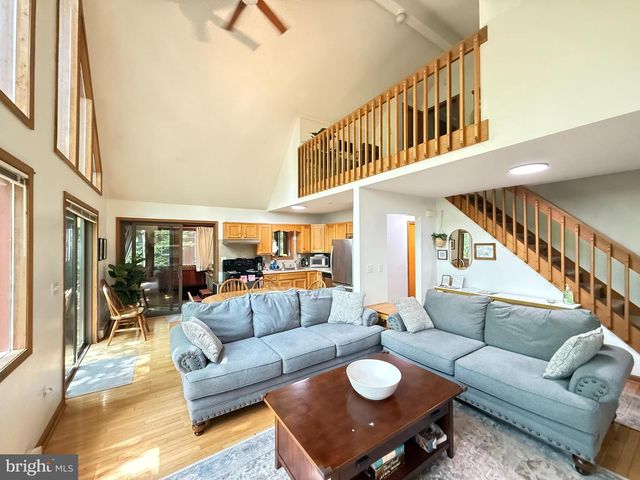 6414 DECKER, Bushkill, PA 18324