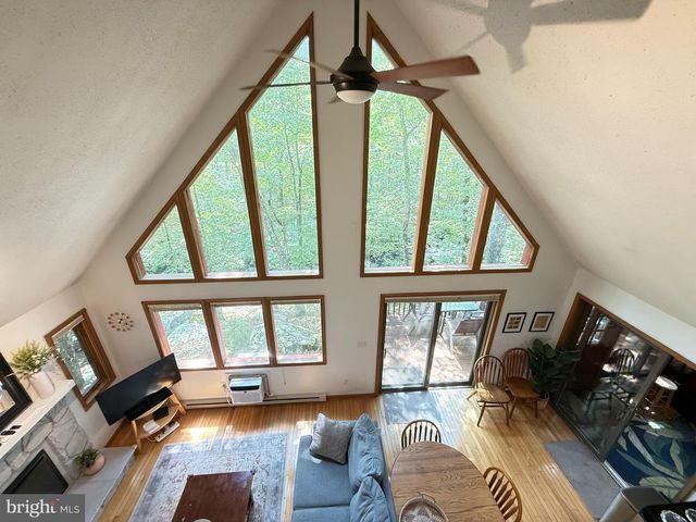 6414 DECKER, Bushkill, PA 18324