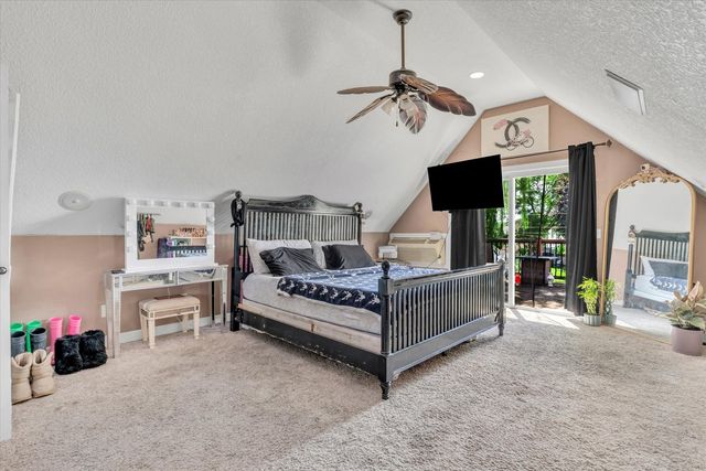 631 2nd Street, Buffalo, IA 52728