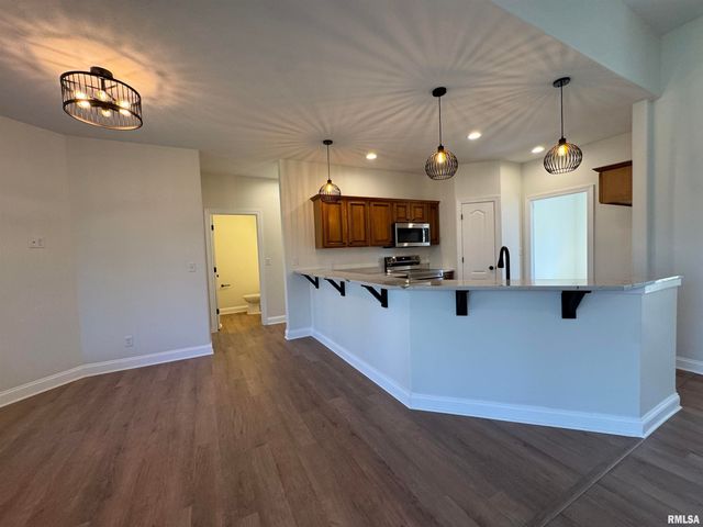 4335 Creek Drive, Springfield, IL 62711