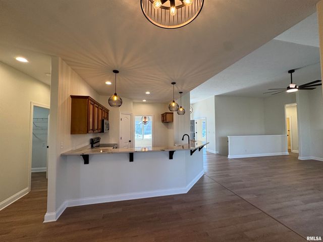 4335 Creek Drive, Springfield, IL 62711