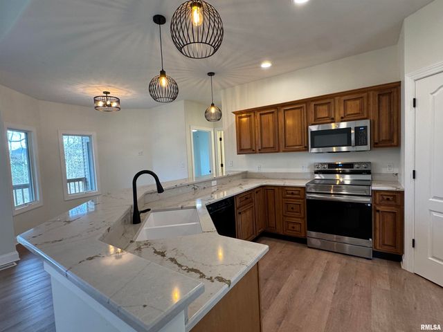 4335 Creek Drive, Springfield, IL 62711