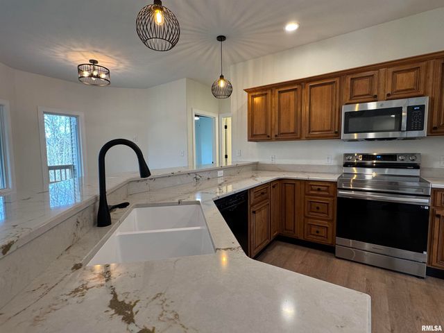 4335 Creek Drive, Springfield, IL 62711