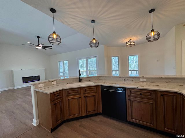 4335 Creek Drive, Springfield, IL 62711