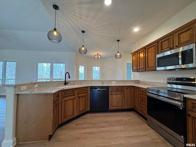 4335 Creek Drive, Springfield, IL 62711