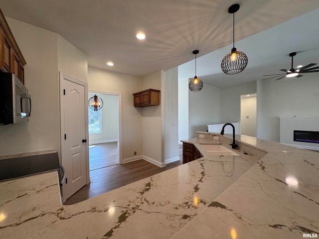 4335 Creek Drive, Springfield, IL 62711