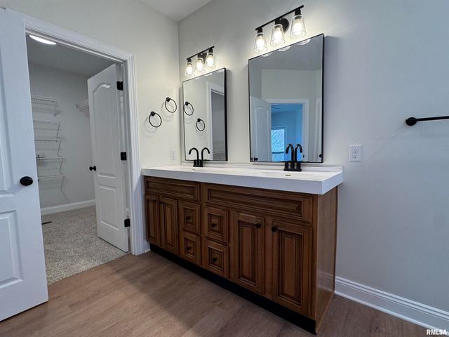 4335 Creek Drive, Springfield, IL 62711