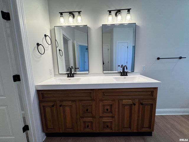 4335 Creek Drive, Springfield, IL 62711