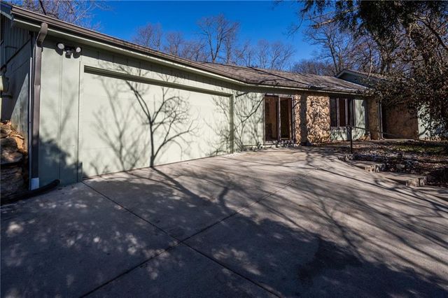 3008 Westdale Place, Lawrence, KS 66049