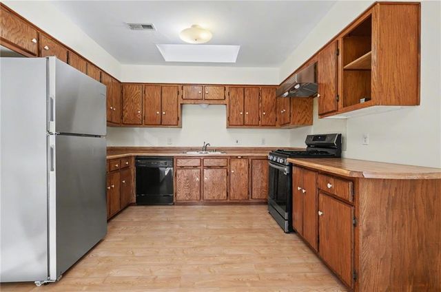 3008 Westdale Place, Lawrence, KS 66049